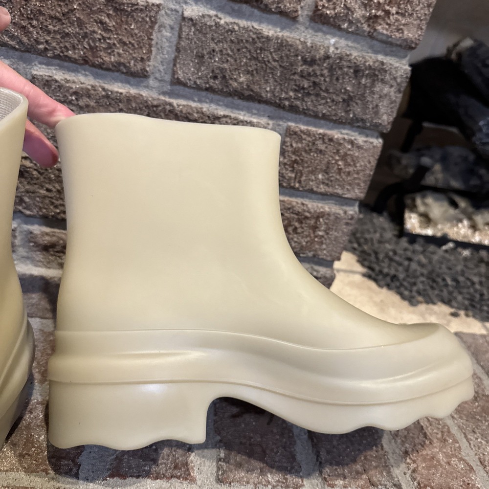 Vince Nia Moonlight Nude Lug Sole Women Waterproof Rain Boots Size 8 #452 - Picture 13 of 16